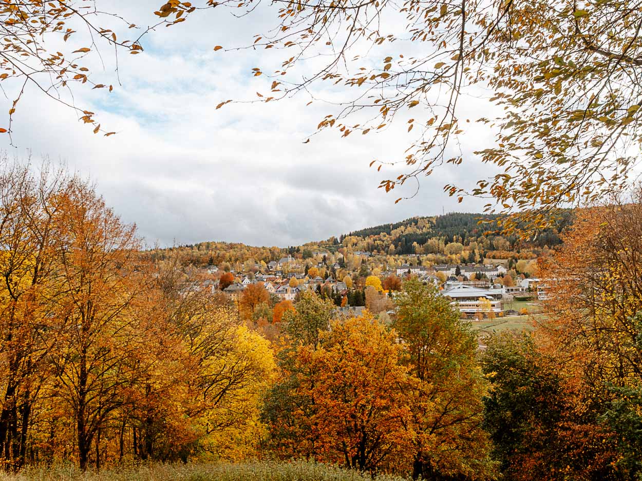 Bergbau- und Sanierungslehrpfad in Bad Schlema im Erzgebirge Bergbau- und Sanierungslehrpfad in Bad Schlema im Erzgebirge